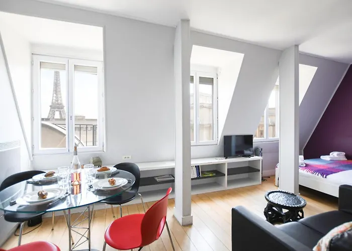 Guestready -Cozy Apartment With Eiffel Tower View